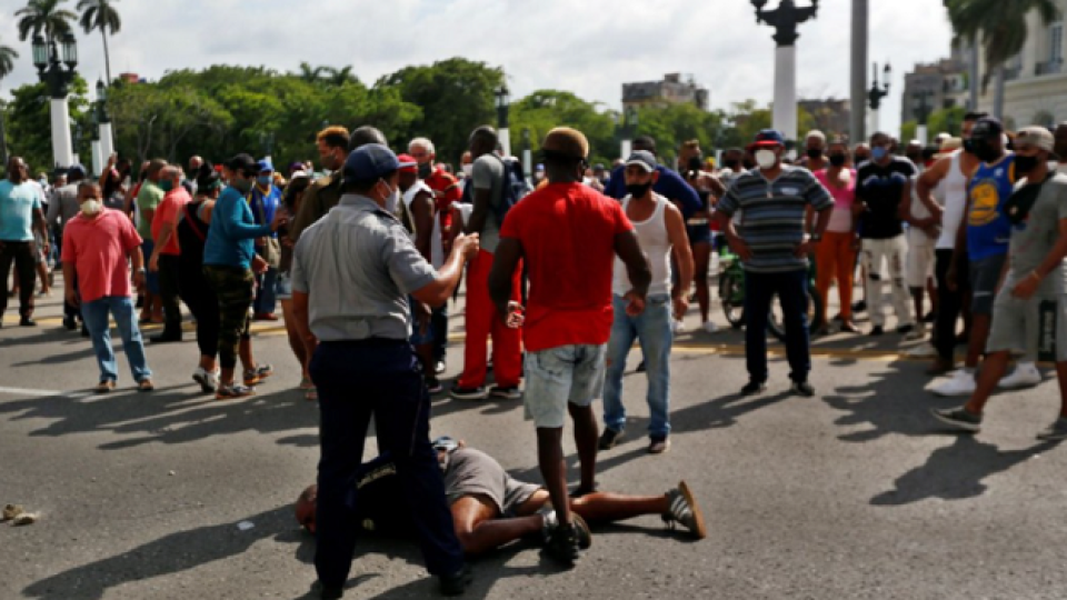 Куба избухна: Долу диктатурата! | StandartNews.com