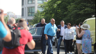 Борисов разпитан в полицията по три сигнала