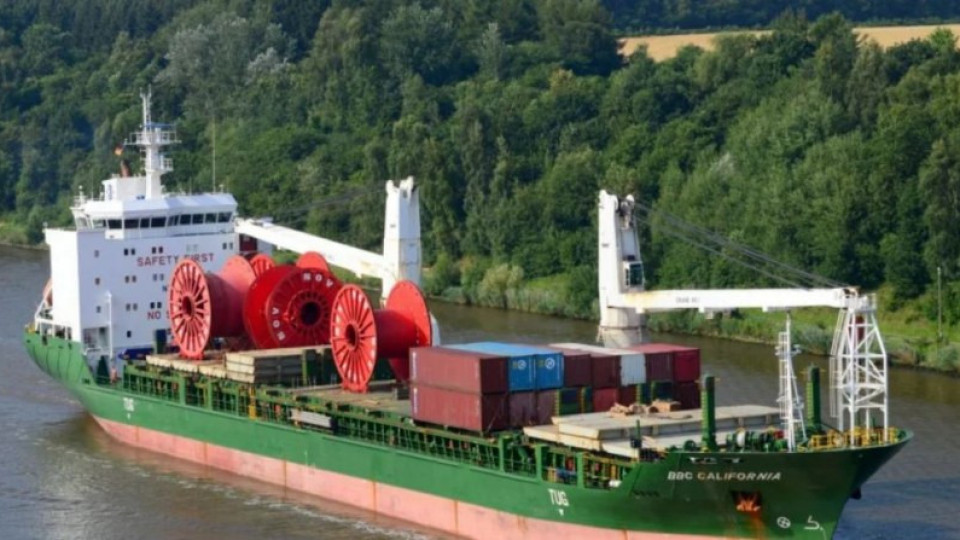 SOS: Товарен кораб с българи търси помощ, ковид ли има на борда? | StandartNews.com