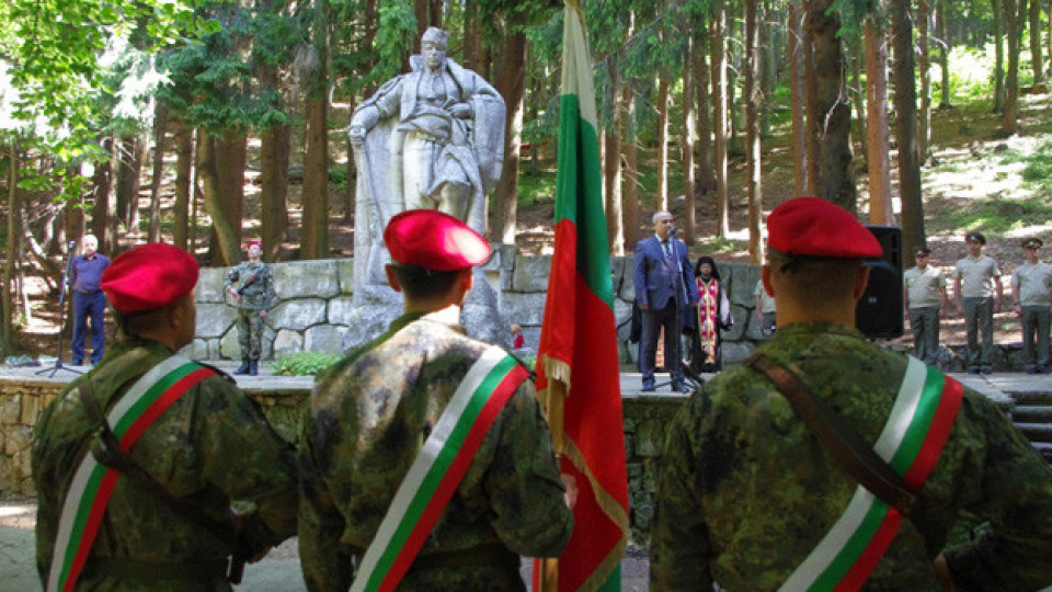 Казанлък почете 153 г. от славната битка на четата на връх Бузлуджа | StandartNews.com