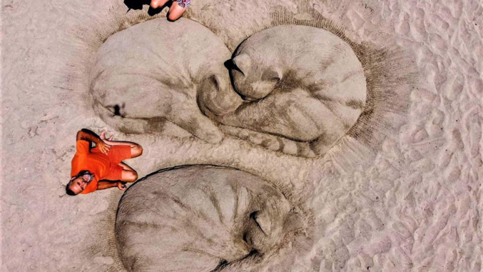 Пол и Реми ще ви научат да ваете фигурки от пясък в Бургас | StandartNews.com