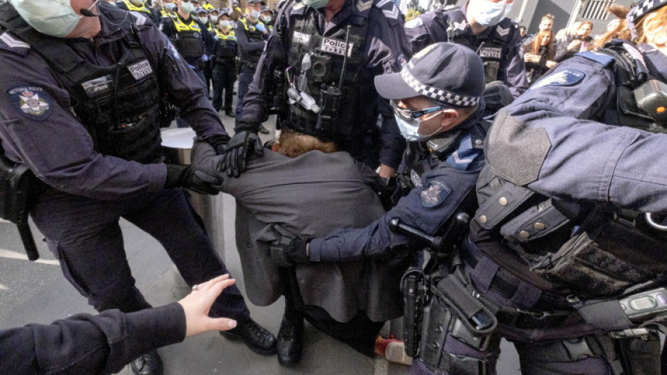 Хиляди на протест срещу локдауна в Австралия | StandartNews.com