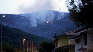 Гори Сардиния, стотици евакуирани