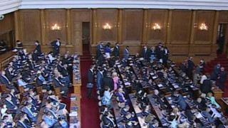 Бурен дебат в парламента за купуването на гласове