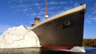 Проклятието на "Титаник" прати трима в болница