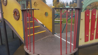Вандали унищожават детски площадки в Стара Загора