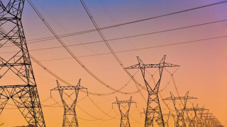 Бизнесът пак гневен за тока: Тъпанари или мафия са в енергетиката?