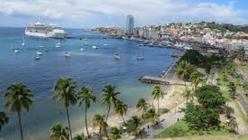 Гонят туристите от остров Мартиника заради ковид | StandartNews.com