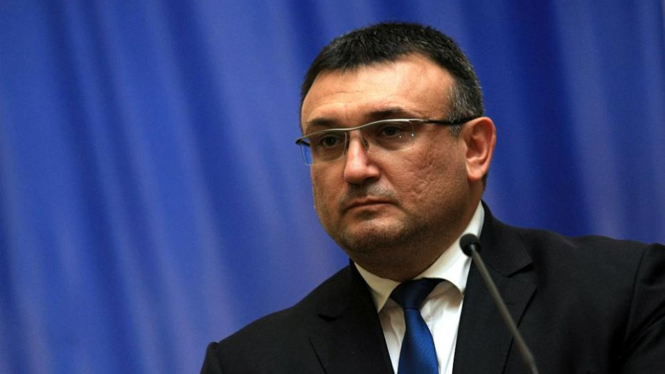 Заради боя. Остават ли Маринов и Терзийски депутати? | StandartNews.com