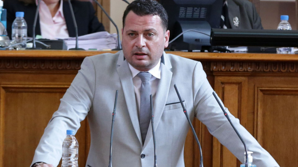 Валят премиери: Депутат от БСП предложи Нинова | StandartNews.com