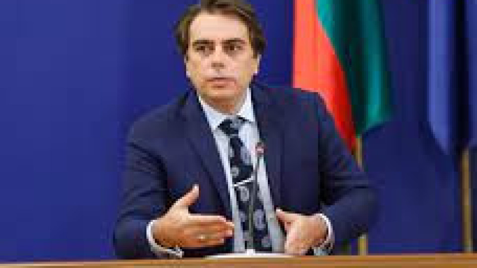 Бюджетът измъчи депутатите. Какво им каза Василев | StandartNews.com
