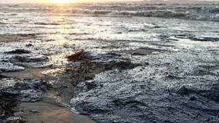 Екокатастрофа: Петролен разлив приближава Кипър