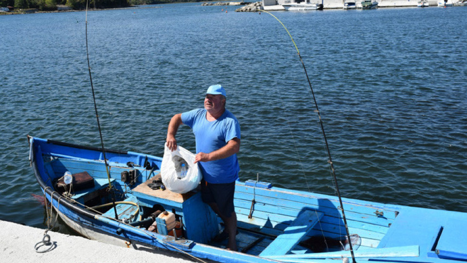 Килограми пластмаса „уловиха“ в морето рибари от Ченгене скеле | StandartNews.com