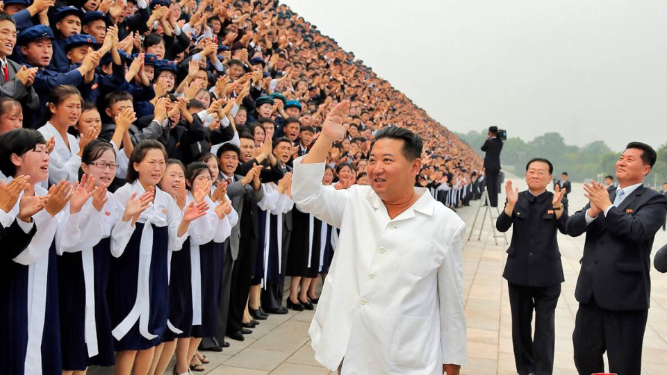 Ким Чен Ун преобразен, свали 50 килограма | StandartNews.com