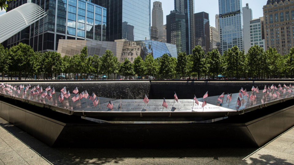 Оскверниха паметник за жертвите от 11 септември /Фото/ | StandartNews.com