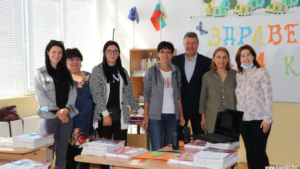 135 първолаци започнаха училище в община Банско | StandartNews.com