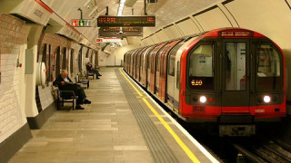 Трепят се в метрото в Лондон от страх заради ковид