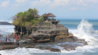 Станало недоразумение: Бали ще приема и бедни туристи