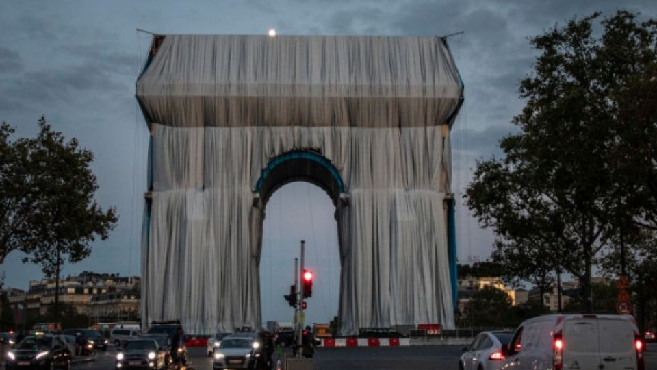 Волгин срина със земята Кристо и Триумфалната арка | StandartNews.com