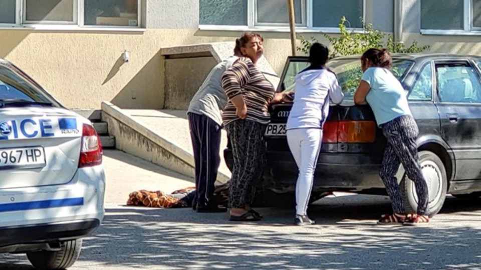 Кошмар в Асеновград. Млад мъж почина, чакайки линейка | StandartNews.com