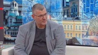 Проф. Момеков: И най-яростните антиваксъри си имунизират кучето