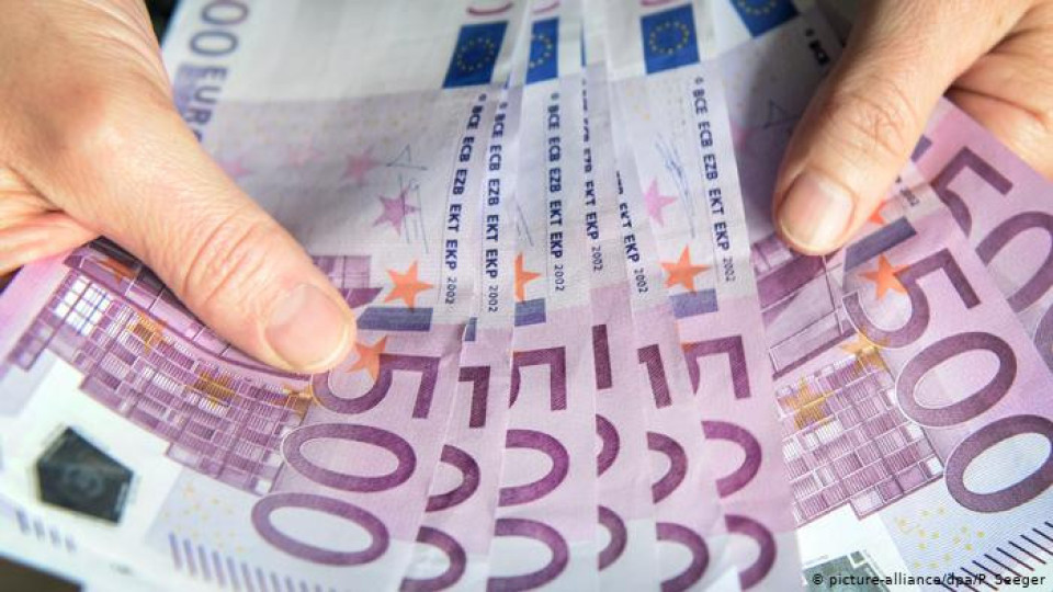 Над половината българи не искат еврото, страх ги е от високите цени | StandartNews.com