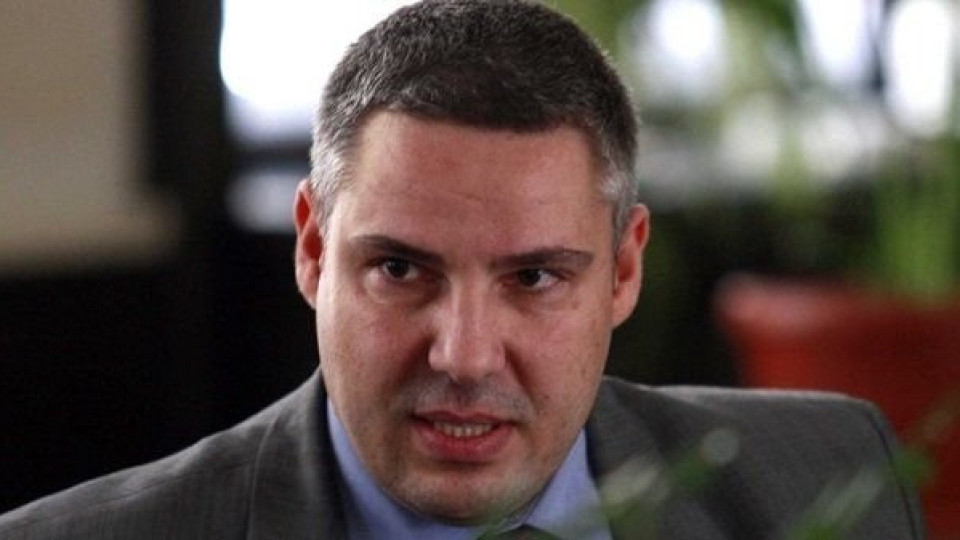 Демократична България завря. Лалов с обвинения за дерибейство | StandartNews.com