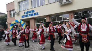 Официално открита бе изцяло обновената поликлиника в Казанлък
