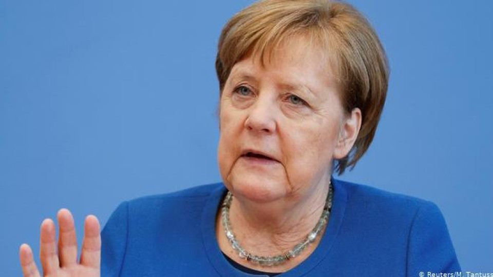 Какво направи Меркел в първия си ден като пенсионер | StandartNews.com