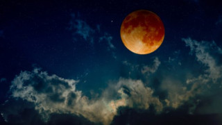 Кървавата луна носи промени за три зодии