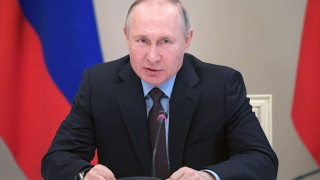 Путин пуска цяла Русия в платен отпуск заради ковид