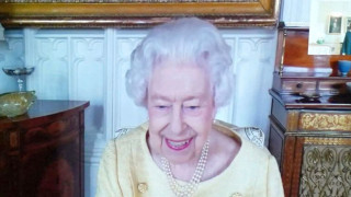 Кралица Елизабет пак се скри. Влошава ли се здравето й?
