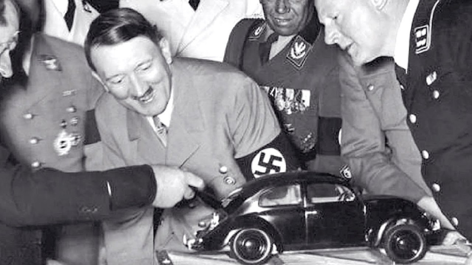 Шок! Издадоха ковид сертификат на Хитлер | StandartNews.com