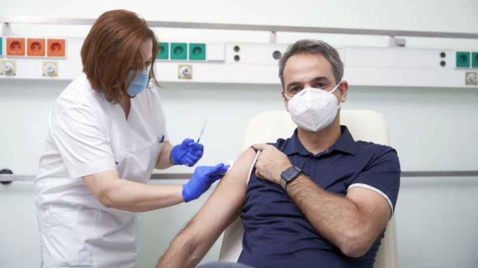 Лекари на нож с властта в Гърция заради ваксините | StandartNews.com