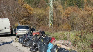 Доброволци събраха над 1 тон отпадъци от река Треклянска