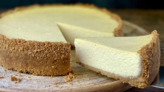 Вкусно, по-вкусно, най-вкусно. Приказният чийзкей с бисквити