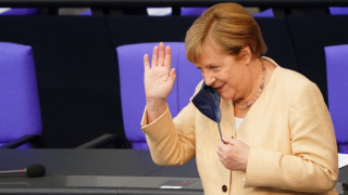 Меркел разкри какво ще прави след политиката