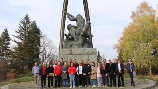Десетки социалисти подкрепиха Лечева в обновяването на парк