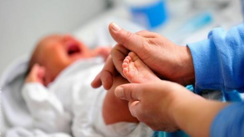 Чудо! Спасиха бебе, родено едва 420 грама | StandartNews.com