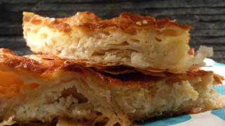 Млечна баница с юфка се прави бързо, става сочна, сладка, ароматна