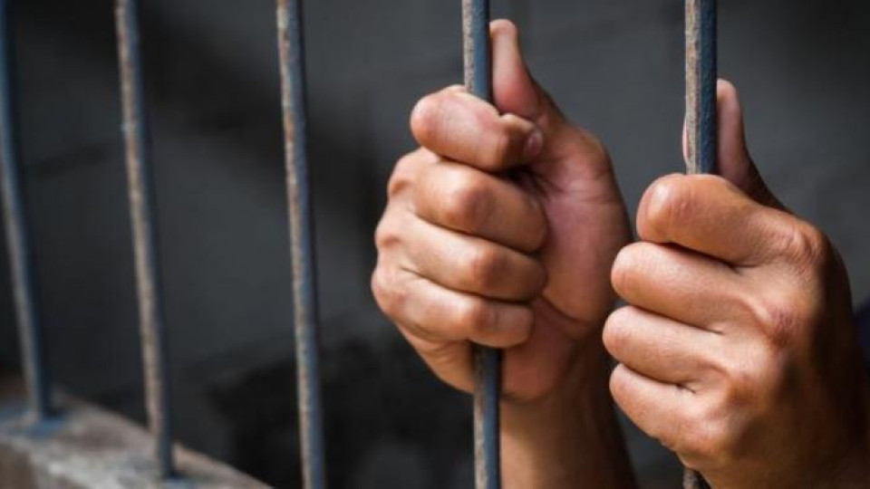 Година затвор и 10 бона глоба за мъж, нарушил карантината | StandartNews.com