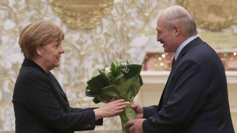 Меркел се чу с Лукашенко, Качински гневен! Какво се разбраха | StandartNews.com