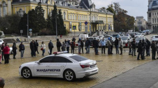 Опашки за Пипков като за банани през соца