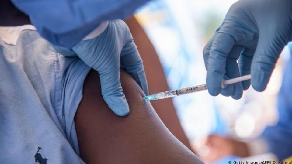Ще действат ли ваксините, ако вирусът мутира? Говори МЗ | StandartNews.com