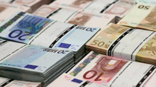 Какво става с еврото след спирането на руския газ за Полша и България