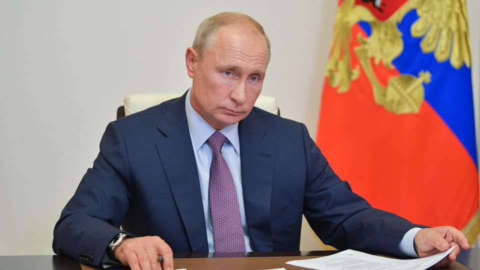 Шах в Русия. Как се е ваксинирал Путин | StandartNews.com