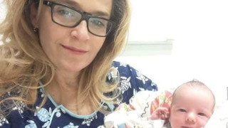 Иванчева показа бебето, кръсти го с две имена