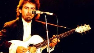 Джордж Харисън се преродил в дърво при Маккартни
