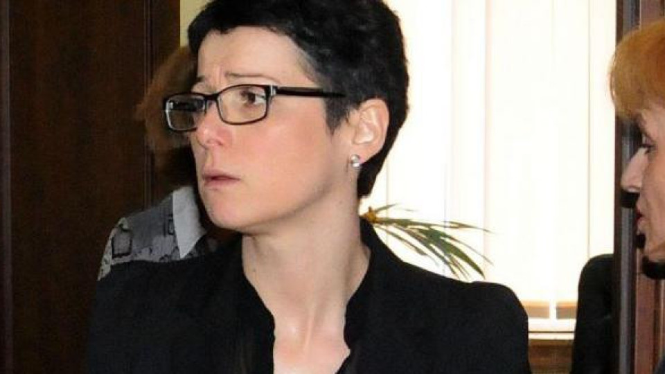 Отстранената шефка на ДКК в контраатака -уволнили я незаконно | StandartNews.com