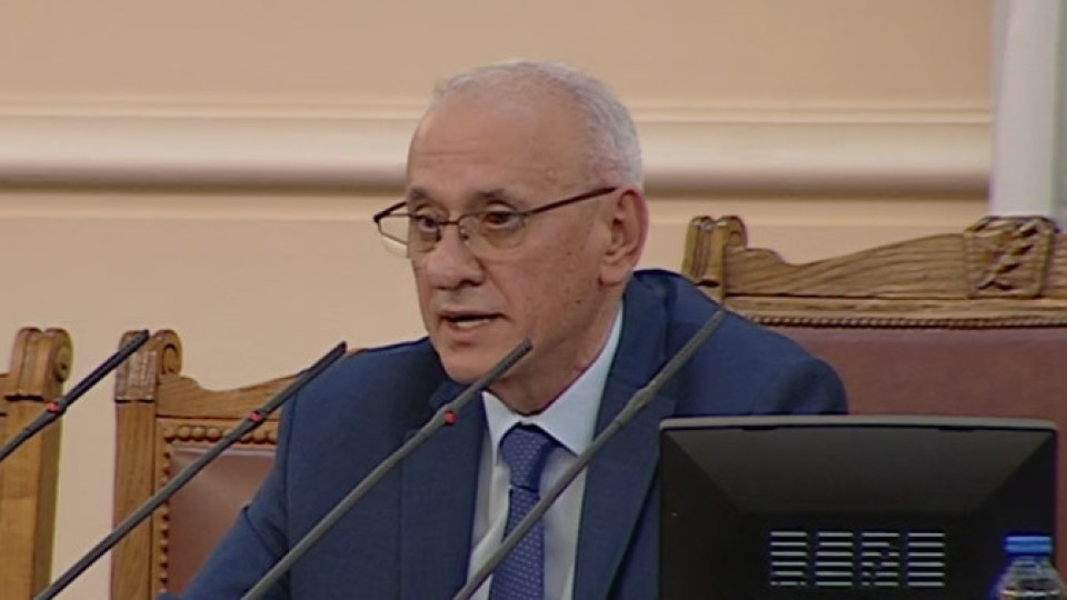 Силви Кирилов ориса парламента. Какво заръча на депутатите? | StandartNews.com
